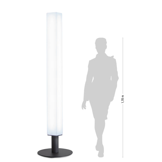 degardo LUNOCS Cube Designleuchte RGB mit Maßen neben Mensch als Vergleich