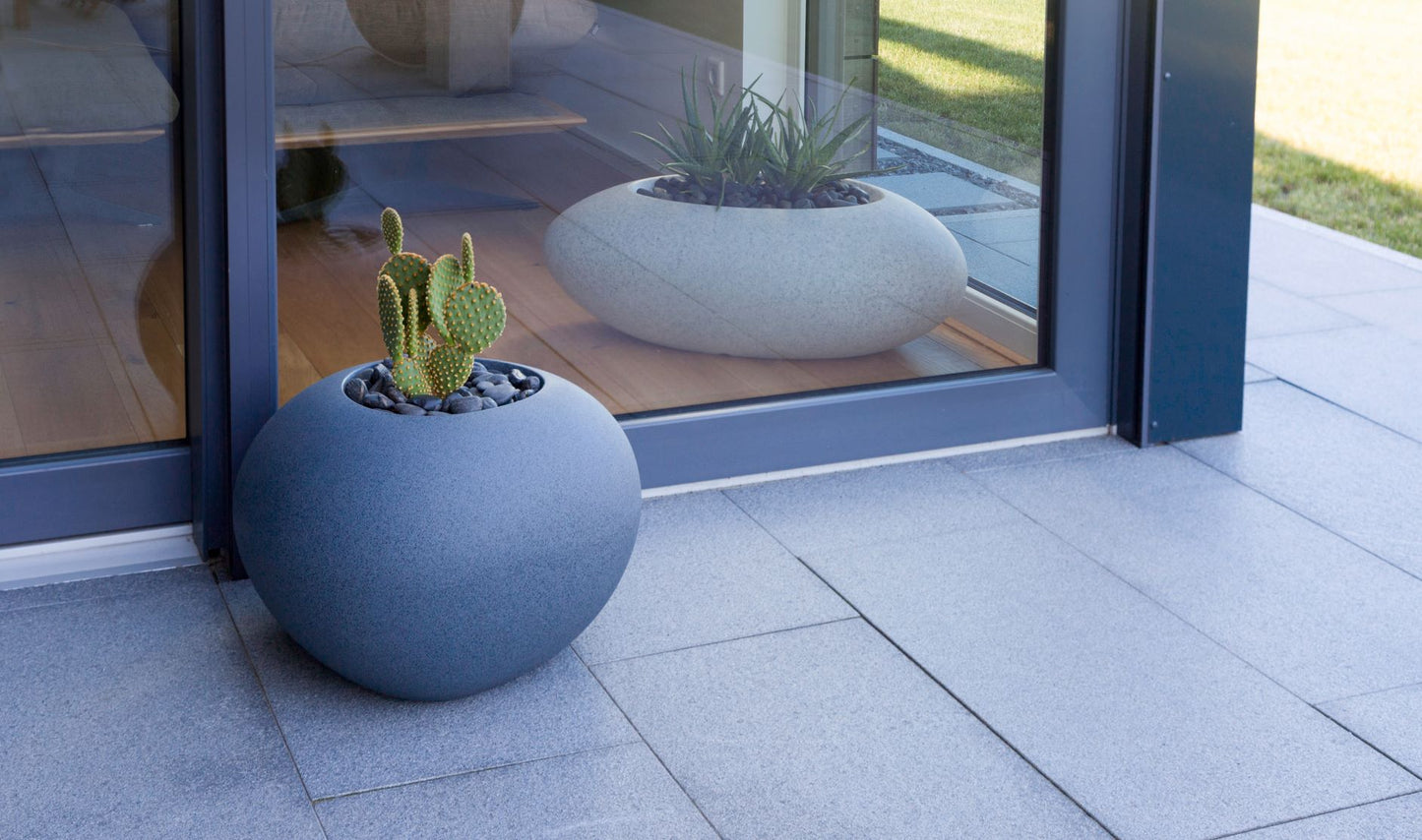 STORUS IV Pflanzgefäß, weiß, beleuchtet ESL warmweiß